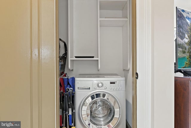 laundry room featuring washer / clothes dryer