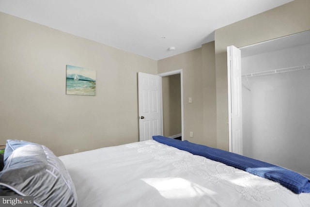 bedroom featuring a closet