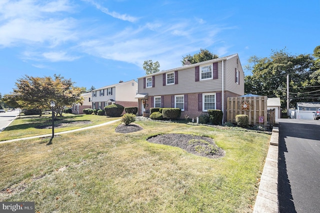 view of front of property with a front yard