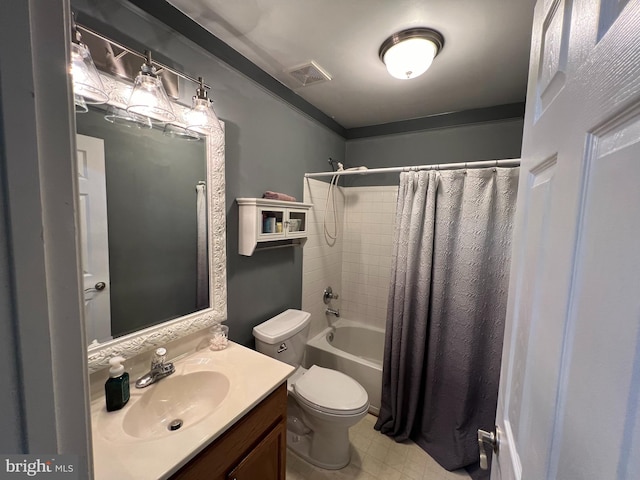 full bathroom with toilet, vanity, and shower / bath combo