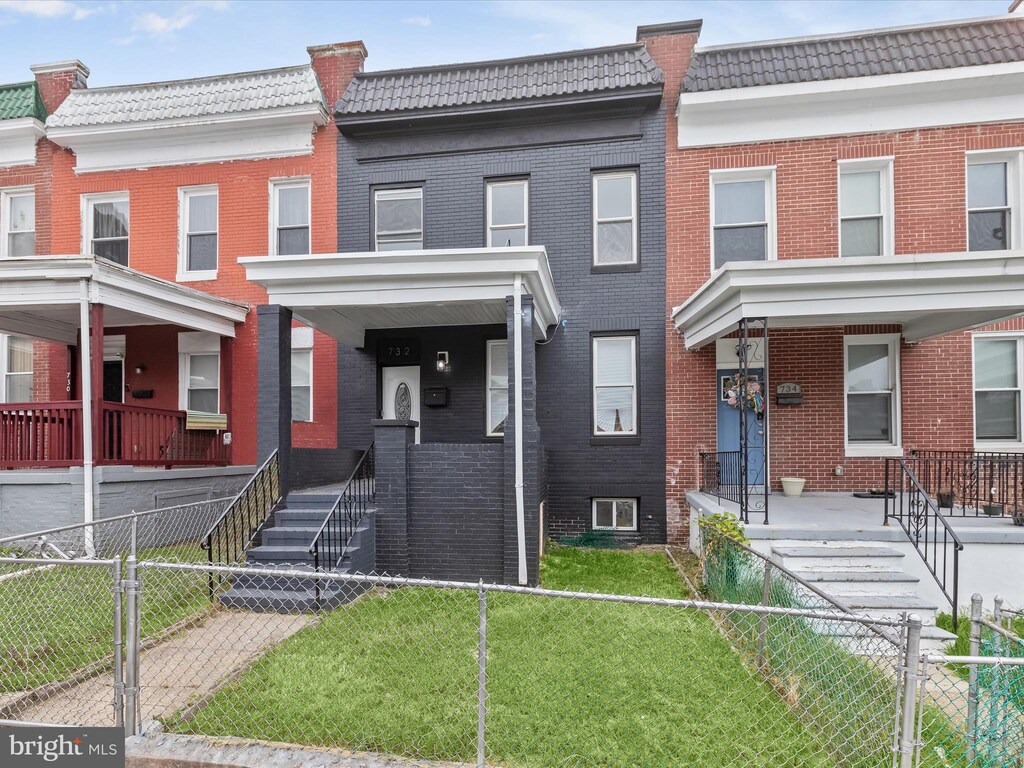 view of townhome / multi-family property