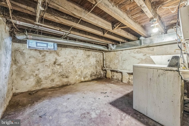 basement with washer / dryer