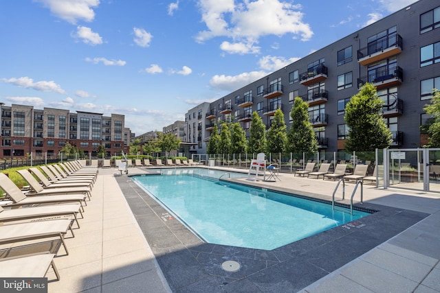 view of swimming pool