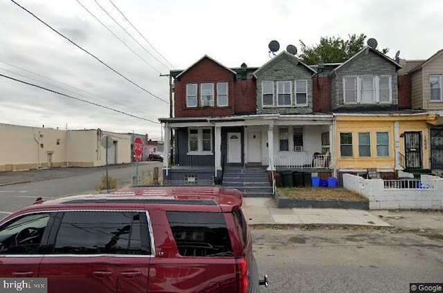 view of front of home with covered porch