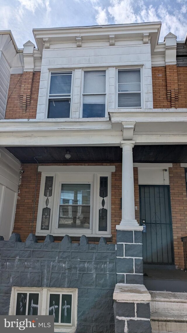 view of front of property with covered porch