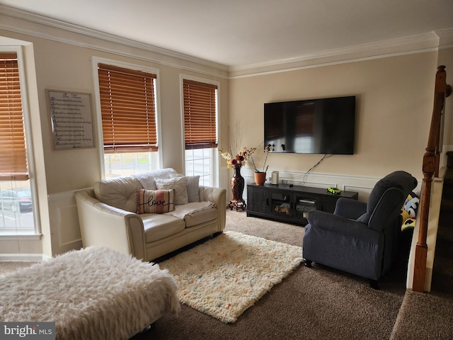 carpeted living room featuring crown molding