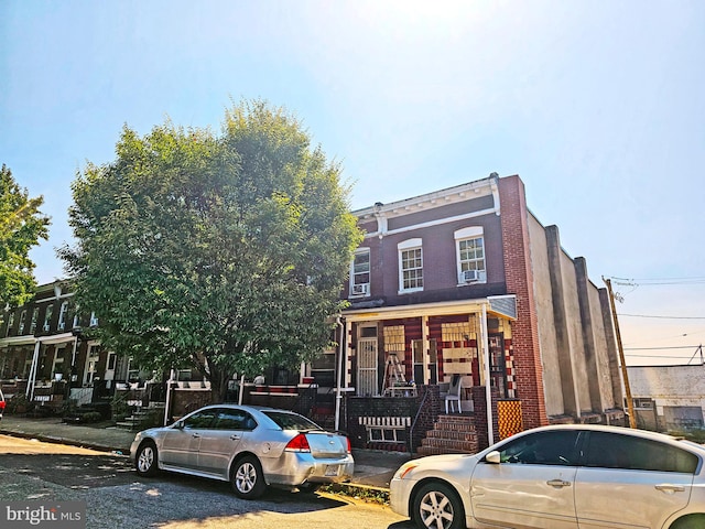 view of front of house with covered porch