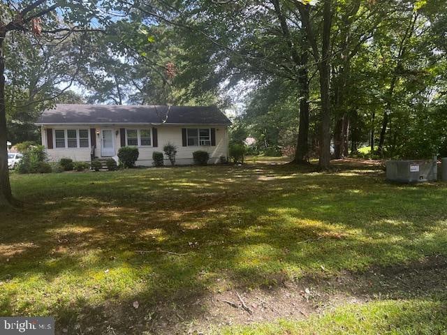 view of front of house with a front yard