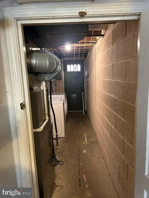 basement featuring washer / clothes dryer