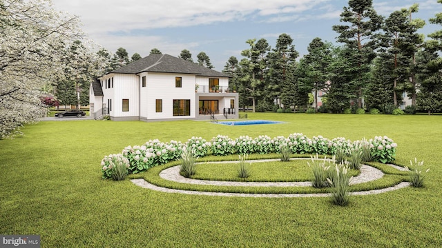 back of house featuring a lawn