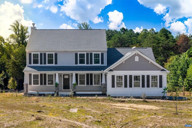 view of front of property featuring a front yard