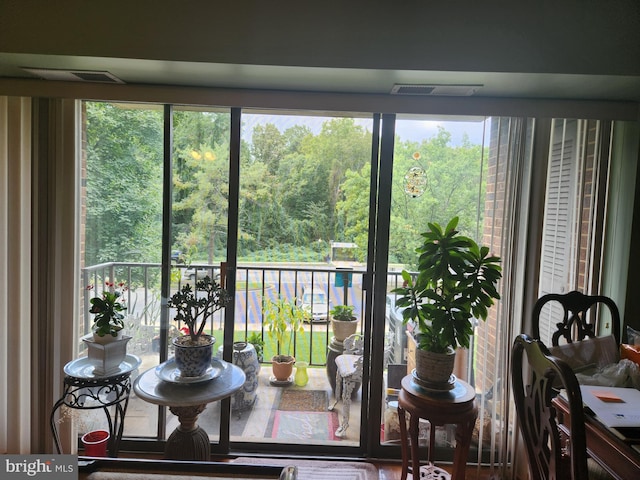 view of sunroom / solarium