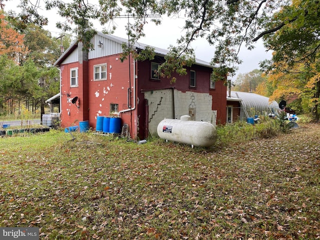 view of home's exterior