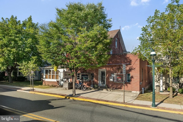 view of front of house