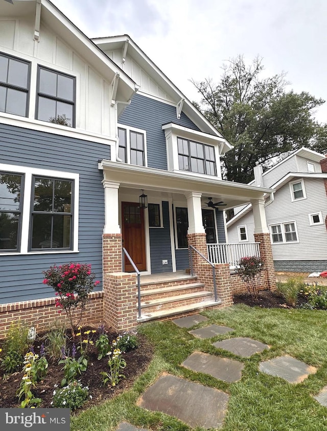 view of front facade with a porch