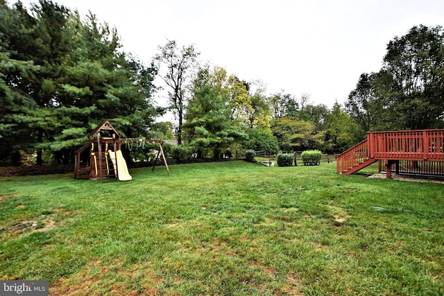 view of yard featuring a playground