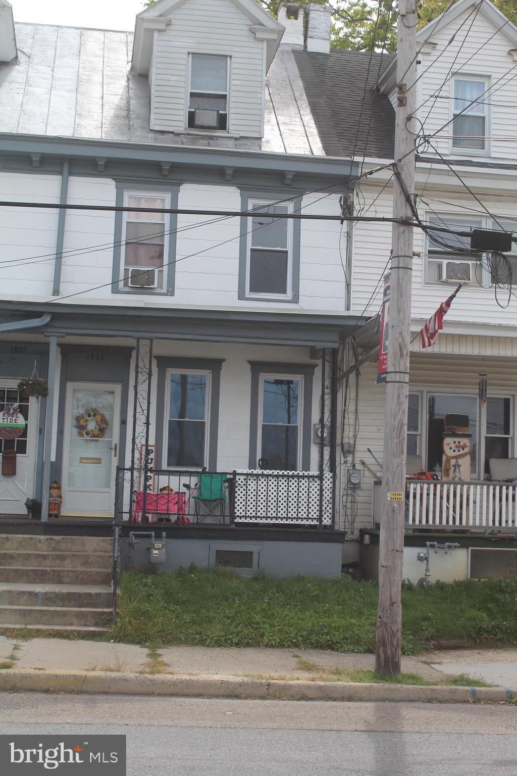 multi unit property with covered porch