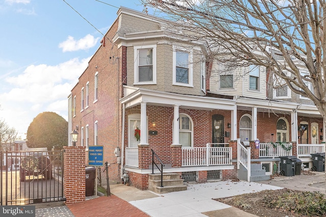 view of front of property featuring a porch