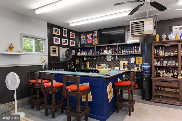 bar with ceiling fan