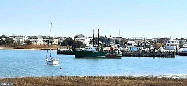 view of property's community featuring a water view