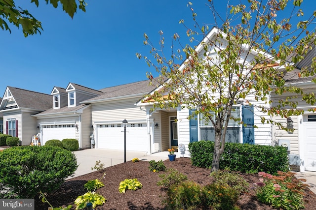 view of front facade with a garage