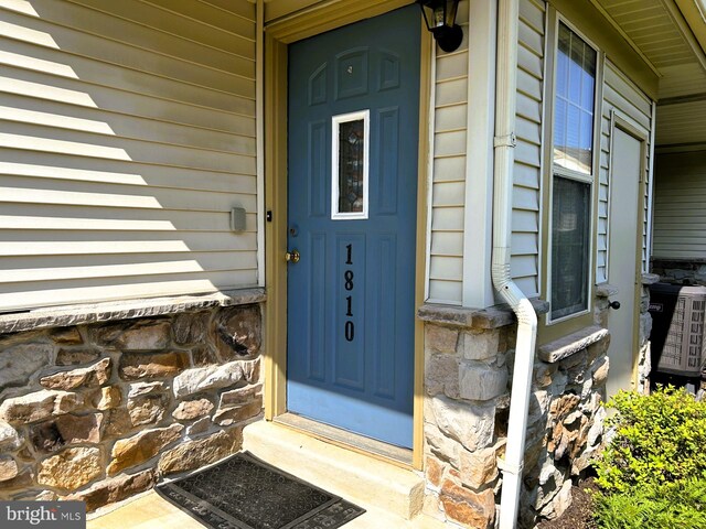 view of property entrance