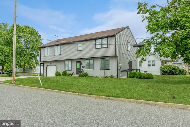 view of front of property with a front yard