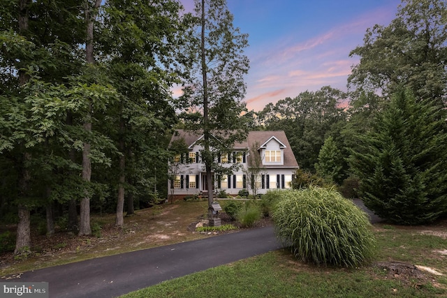 view of front facade with covered porch