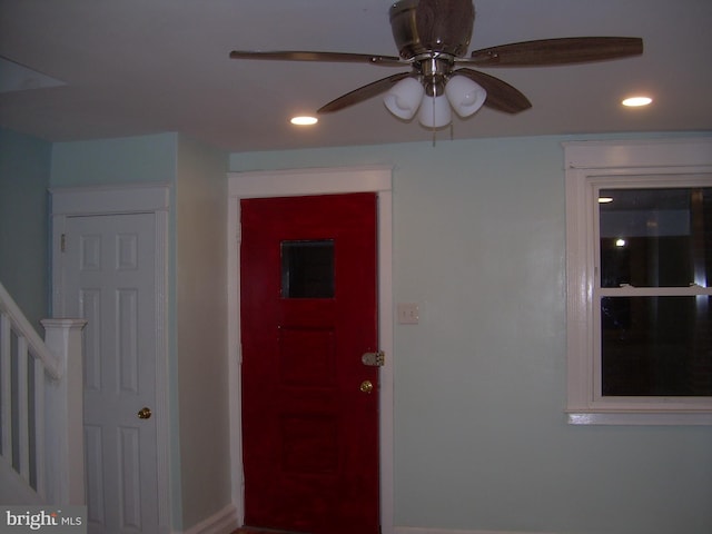 entryway with ceiling fan