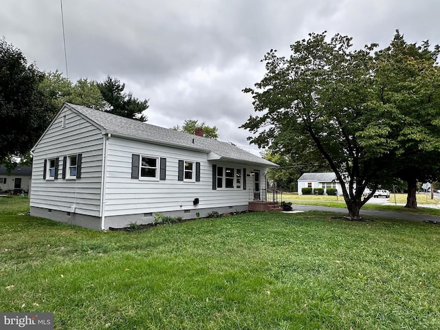 1315 Lexington St, Salisbury, MD 21804 - view of front of home featuring crawl space and a front yard