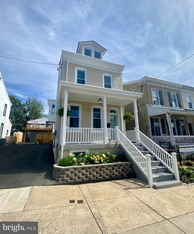 view of front of home with covered porch