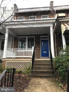 view of front of property with covered porch