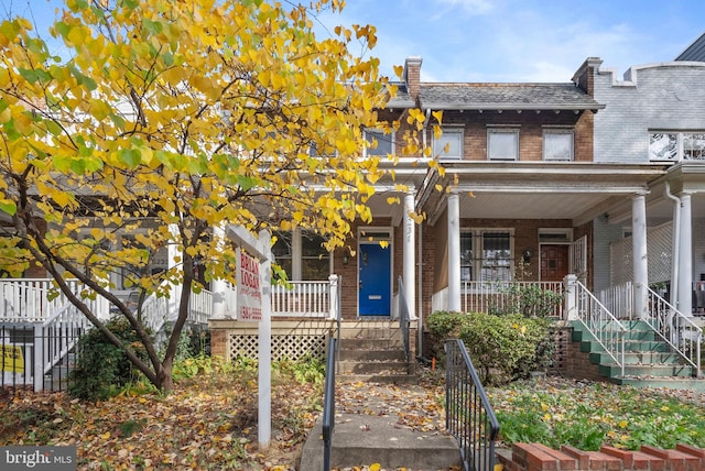 view of front facade featuring covered porch