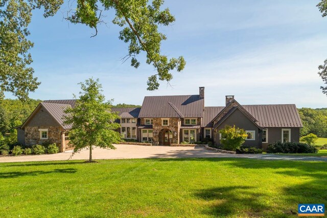 view of front facade with a front lawn