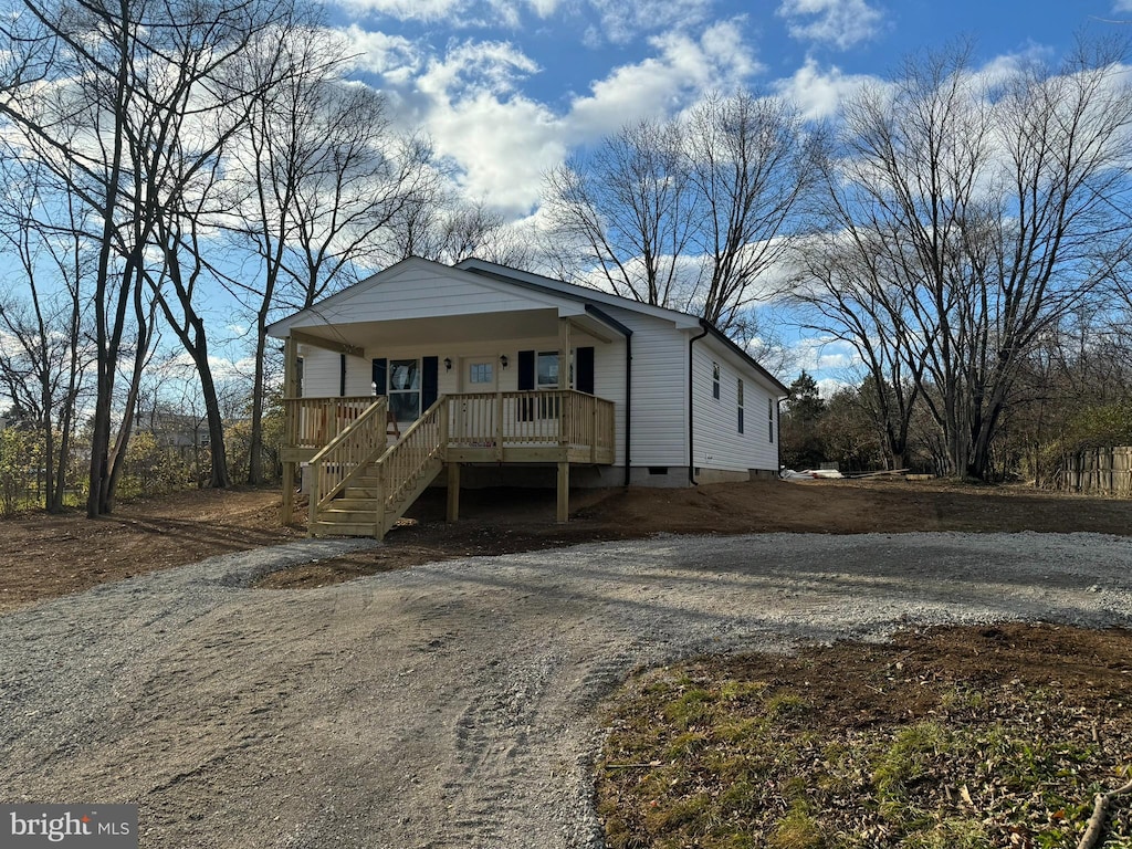 view of front of house featuring covered porch