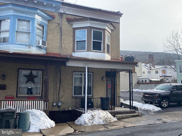 view of front of property with covered porch