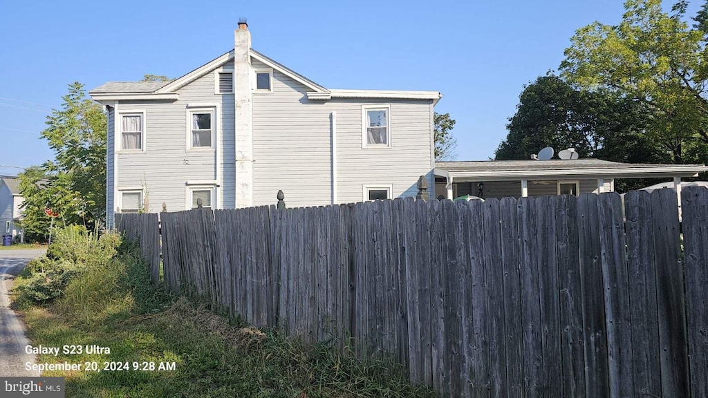 view of home's exterior