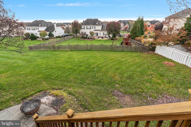 view of yard with a patio area