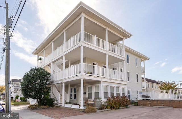 exterior space featuring a balcony