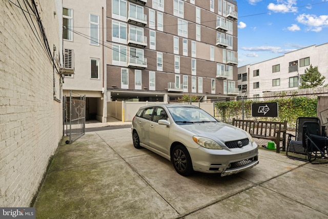 606 N 2nd St, Philadelphia, PA 19123 - view of vehicle parking with fence