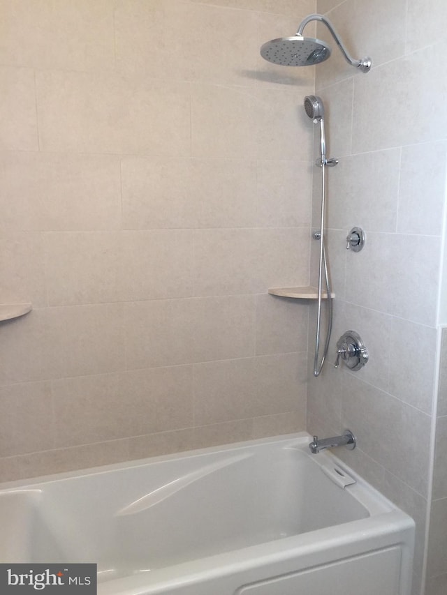 606 N 2nd St, Philadelphia, PA 19123 - bathroom featuring bathing tub / shower combination