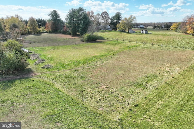 view of yard featuring a rural view