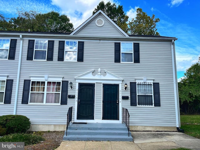 view of front of property