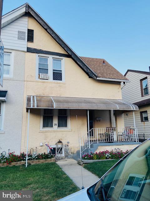 view of front facade featuring covered porch