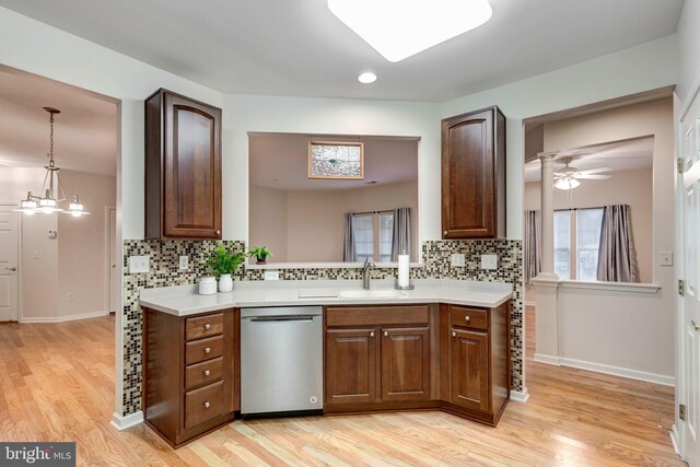 unfurnished room featuring carpet floors and ceiling fan