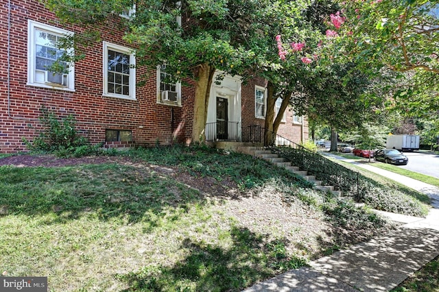 view of front of house with a front yard