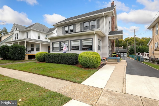 view of front of house with a front yard