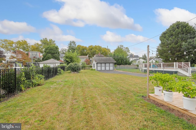 view of yard featuring a storage shed