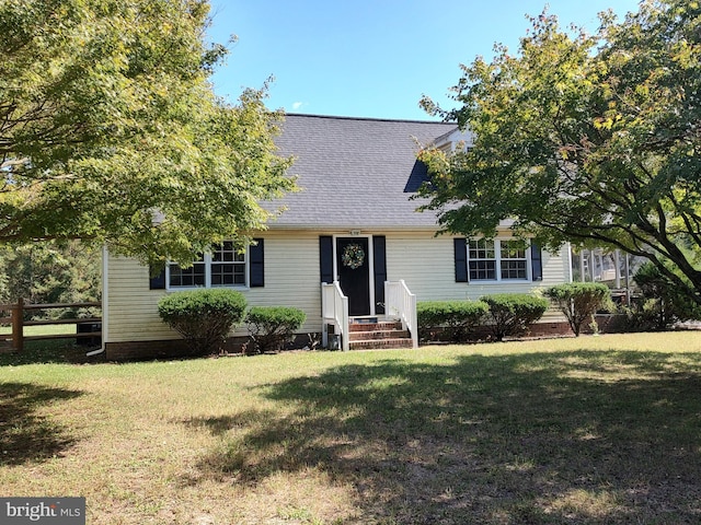 view of front facade with a front lawn