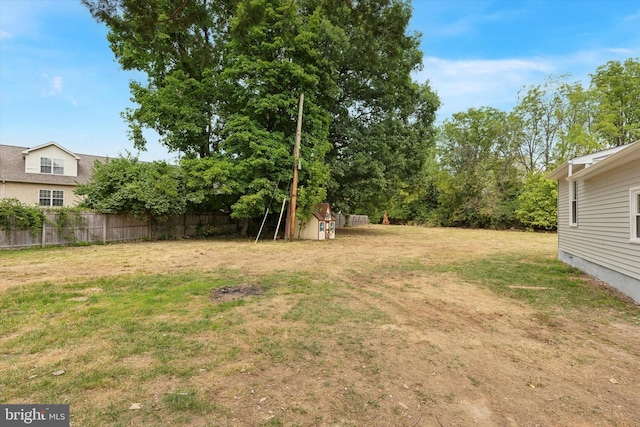 view of yard with a shed